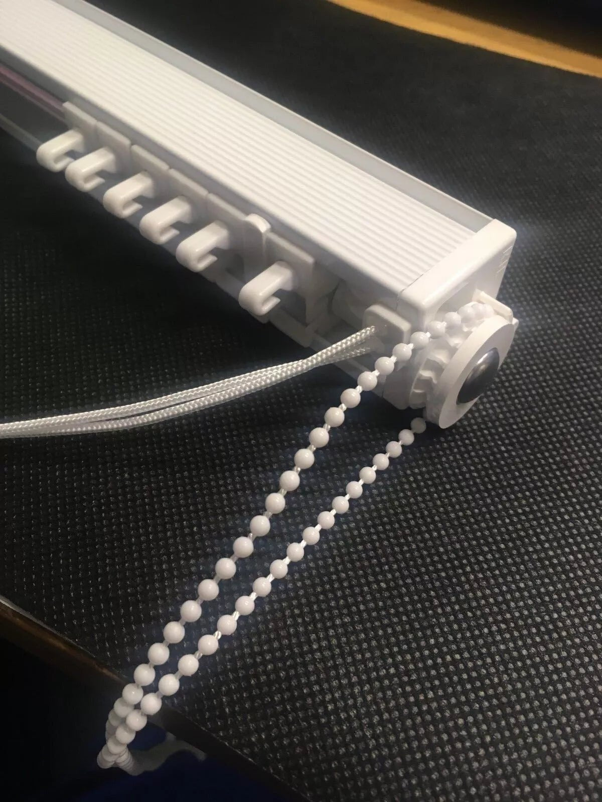 HEADRAIL TRACKS MADE TO MEASURE 3.5"(89MM) WHITE METAL - Queen Blinds ltd