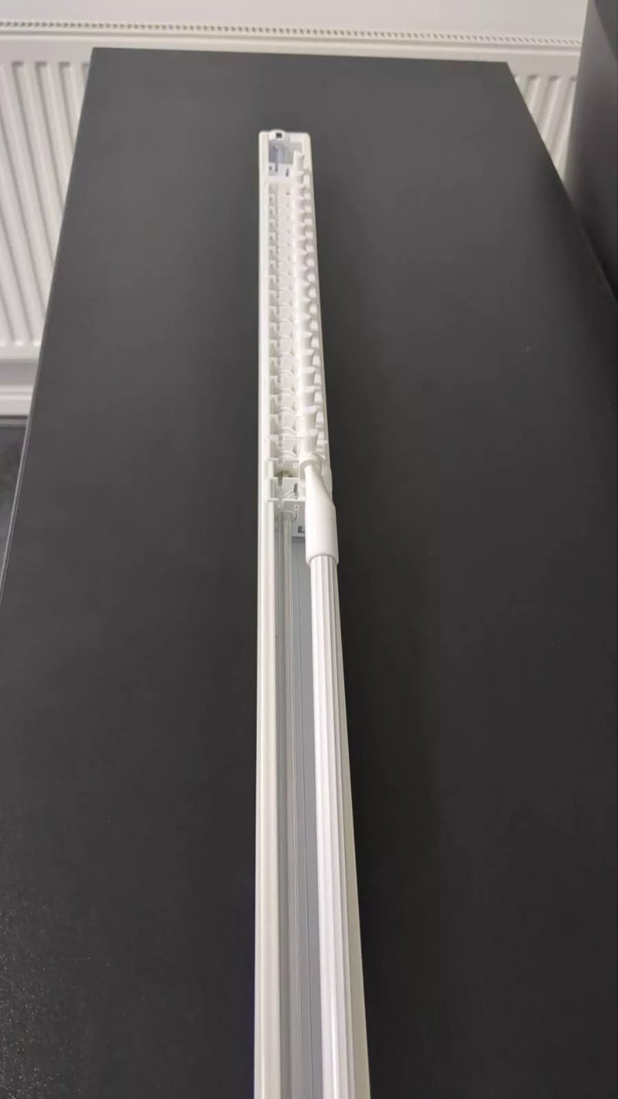 HEADRAIL TRACKS MADE TO MEASURE 3.5"(89MM) WHITE METAL - Queen Blinds ltd